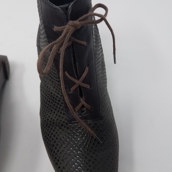 Naot Nadine Wedge Bootie Croc Leather Size 36 5-5.5 - Picture 10 of 13